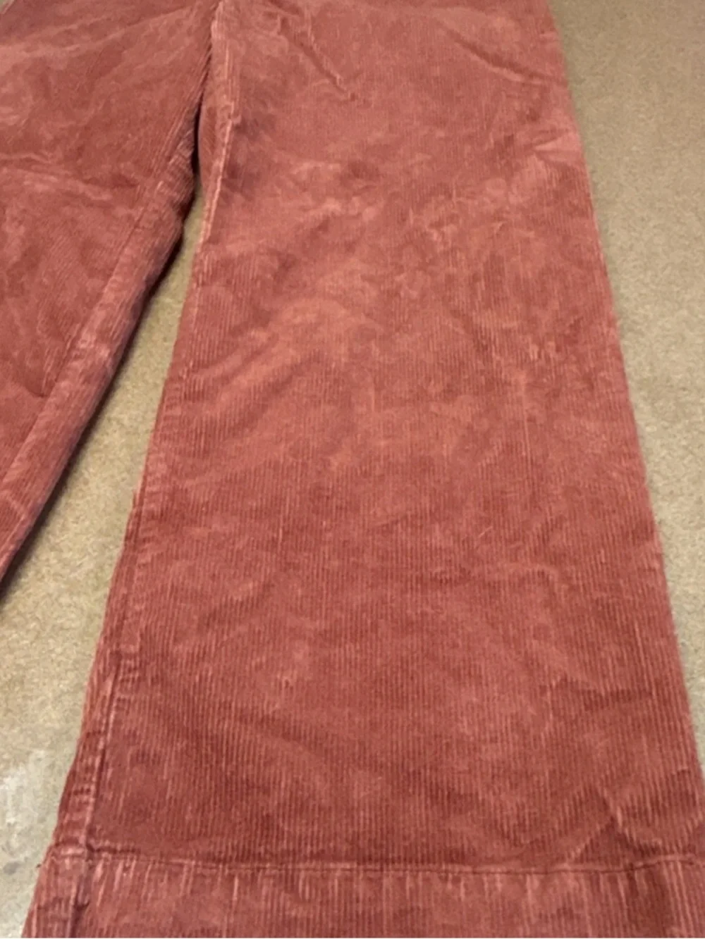 GAP size 6 28x28 Wide Leg 11” cuff Corduroy Chunky Jeans in Rust